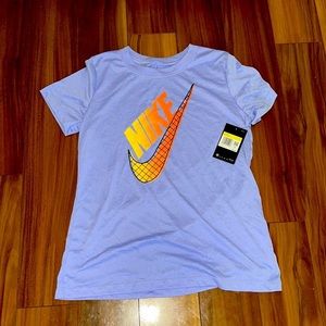 A great NWT Nike T shirt